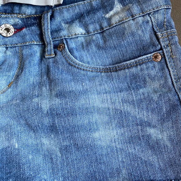 Levi’s Denim Shorty Shorts - Picture 5 of 12